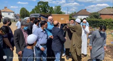ایم کیوایم کے سینئرکارکن احمد امام مرحوم کو آہوں اور سسکیوں کے درمیان لندن کے علاقے گرین فورڈ کے قبرستان میں سپردخاک کردیا گیا