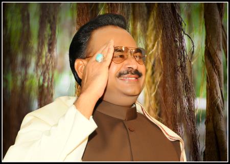 Altaf Hussain attributes MQM candidates’ grand victory to success of all Haq Parast people