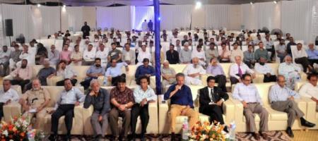 Altaf Hussain urges new provinces to remove discriminations