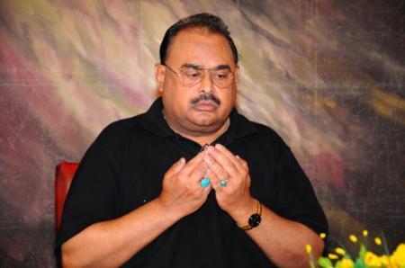 Altaf Hussain cancels election meetings after getting the news of injuring of Imran Khan