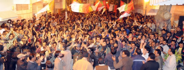 Thousdands of workers and supporters have gathered at 90 Azizabad Karachi and Hyderabad Zone Office to Show Solidarity with Quaid e Threek Altaf Hussain