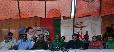 LEAs imposed Haqiqi terrorist in parts of Karachi; Dr Farooq Sattar
