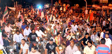 Album: Solidarity Rally Held At 5 Star Round About North Nazimabad 