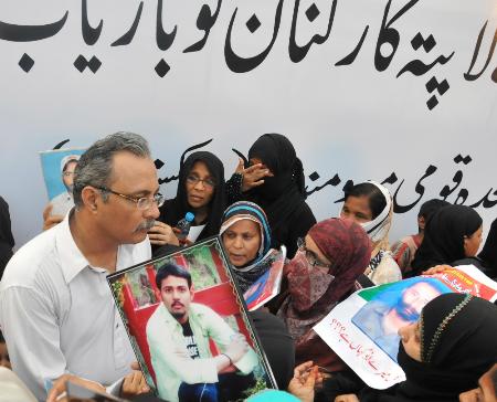  Album8: MQM Protest Demonstration At The Karachi Press Club  