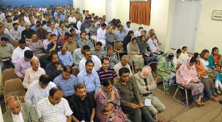 Altaf Hussain urges MQM legislators to serve masses without discrimination