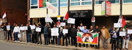کراچی میں ایم کیوایم کے کارکنوں کے ماورائے عدالت قتل کے خلاف ایم کیوایم کے زیر اہتمام گریٹر لندن کے علاقے ایجوئیر میں بھر پور احتجاجی مظاہرہ