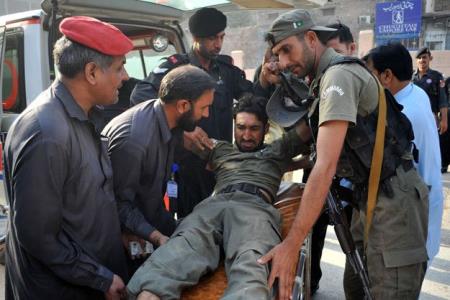 پشاور میں بڑھ بیر ائیربیس پر دہشت گردوں کے بزدلانہ حملہ پرالطاف حسین کا اظہار مذمت