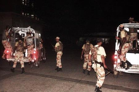 کراچی کے مختلف علاقوں سے رینجرز اور پولیس نے ایم کیوایم کے کئی کارکنوں کو گرفتار کرلیا