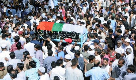 سید شیراز اظفر شہید اور نصیر اللہ شہید ہزاروں سوگواران کی آہوں اور سسکیوں کے درمیان یاسین آباد کے شہداء قبرستان میں سپرد خاک