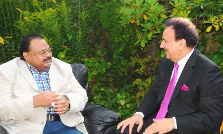 سابق وفاقی وزیرداخلہ سینیٹر رحمن ملک کی لندن میں ایم کیوایم کے قائدالطاف حسین سے ملاقات