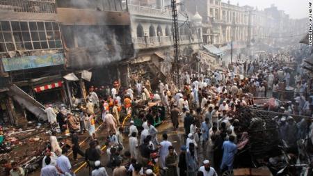 Altaf Hussain condemns the twin blasts at Peshawar’s Qisa Khawani Bazar