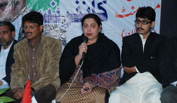 WIDOW OF JAHARA PEHALWAN AND POLITICAL WORKERS OF DIFFERENT PARTIES JOIN MQM