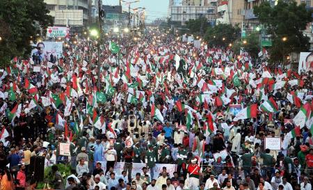 MQM gathers in solidarity with Mr. Altaf Hussain (Pakistan Today Report)