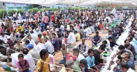Album4 Day 2: MQM Workers & Supporters Praying for QET Altaf Hussain