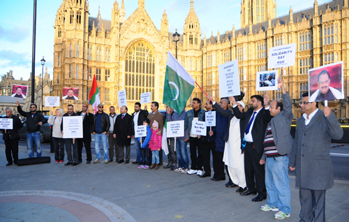 MQM holds demonstration outside British Parliament in order to express solidarity with the people of Palestine