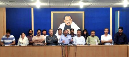 MQM distances with Governor Sindh: Nadeem Nusrat