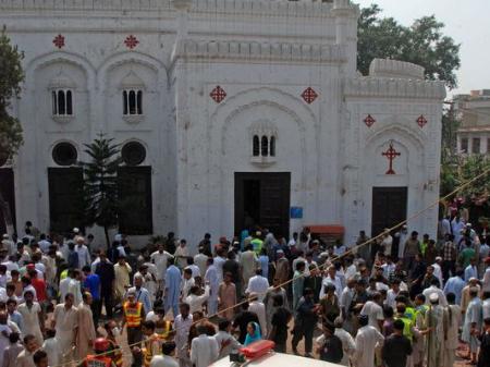 پشاورمیں چرچ میں ہونے والے خودکش دھماکوں پر تین روزہ سوگ کے سلسلے میں ایم کیوایم کے زیراہتمام کل بروز پیر پورے ملک میں دعائیہ اجتماعات منعقد کئے جائیں گے