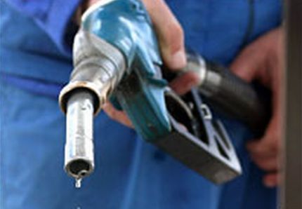 حکومت کی جانب سے پیٹرول، مٹی کے تیل اور ڈیزل کی قیمتوں میں ہو شربا اضافے پر ایم کیوایم رابطہ کمیٹی کا اظہار مذمت 