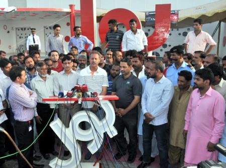 MQM delegation visits “BOL” to show solidarity with employees