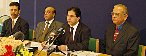 http://www.mqm.org/English-News/Nov-2005/pcrabta051109-06.jpg